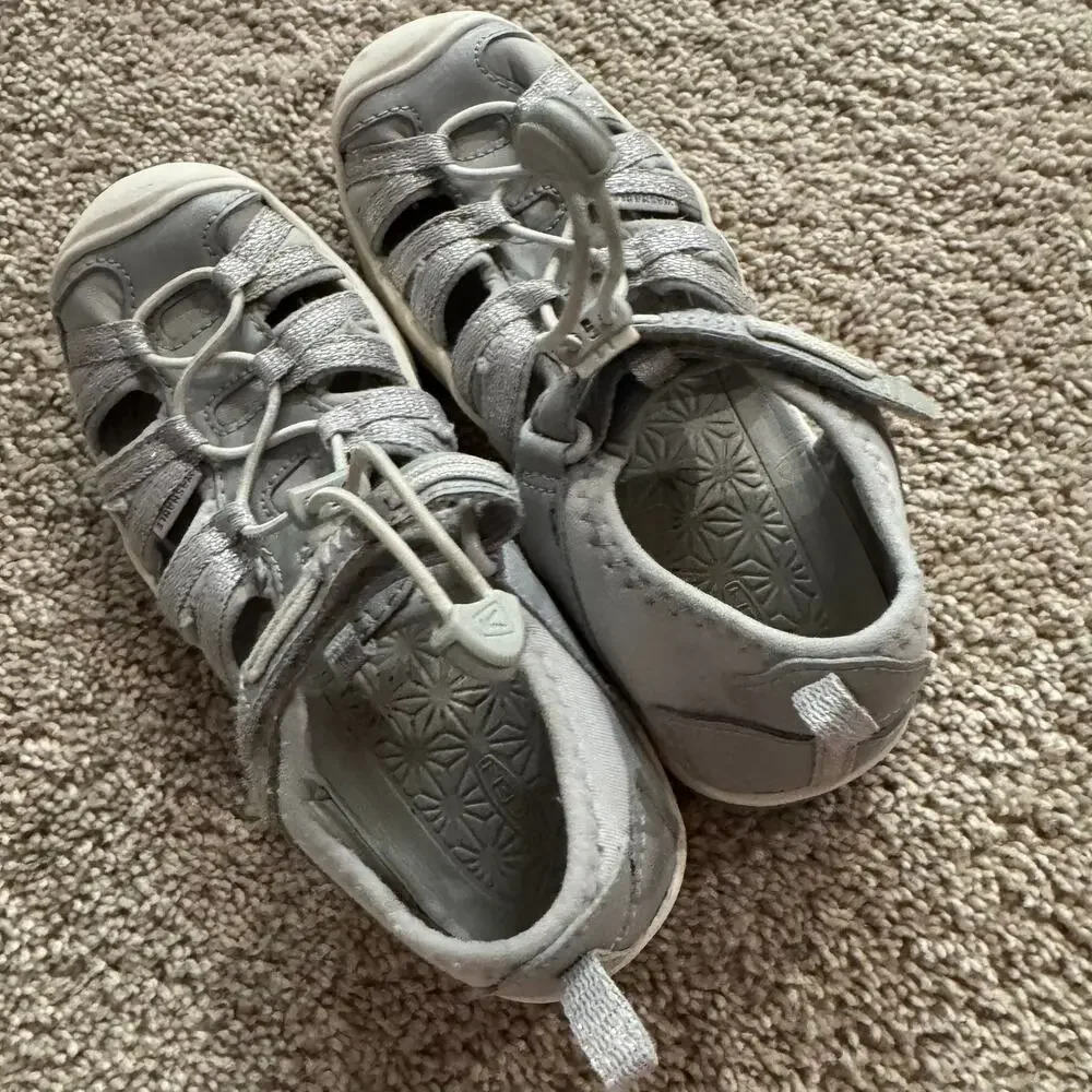Keen Kids Moxie Adventure Hiking Sandals Little Girls Size 13 Light Gray NO TIE